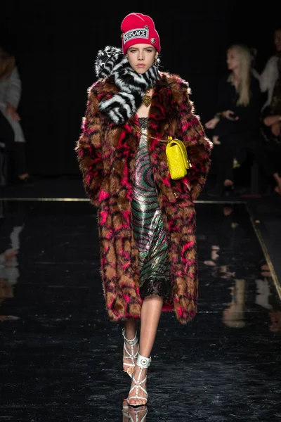 Look 29